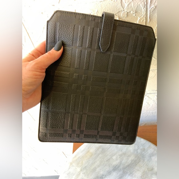 BURBERRY tablet case - Picture 10 of 11